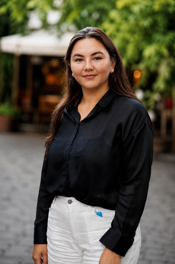 Яхина Айнура